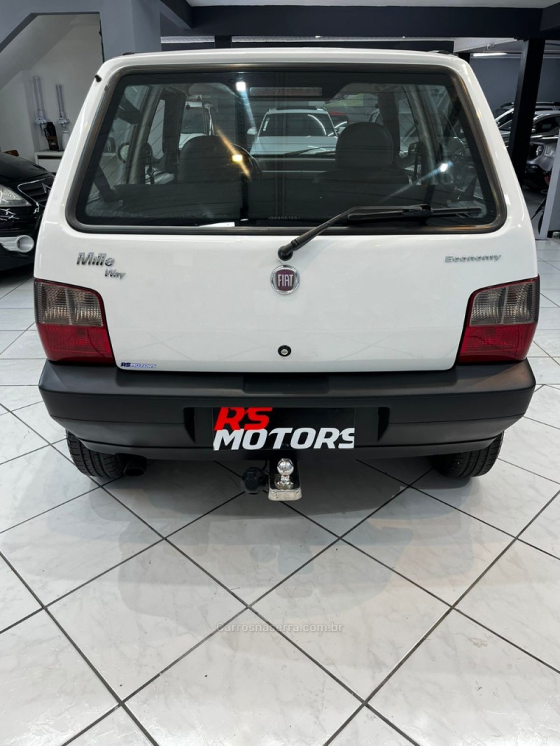 UNO 1.0 WAY 8V FLEX 2P MANUAL - 2013 - CAXIAS DO SUL