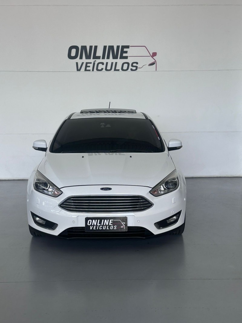 FOCUS 2.0 TITANIUM PLUS 16V FLEX 4P AUTOMÁTICO - 2017 - FARROUPILHA