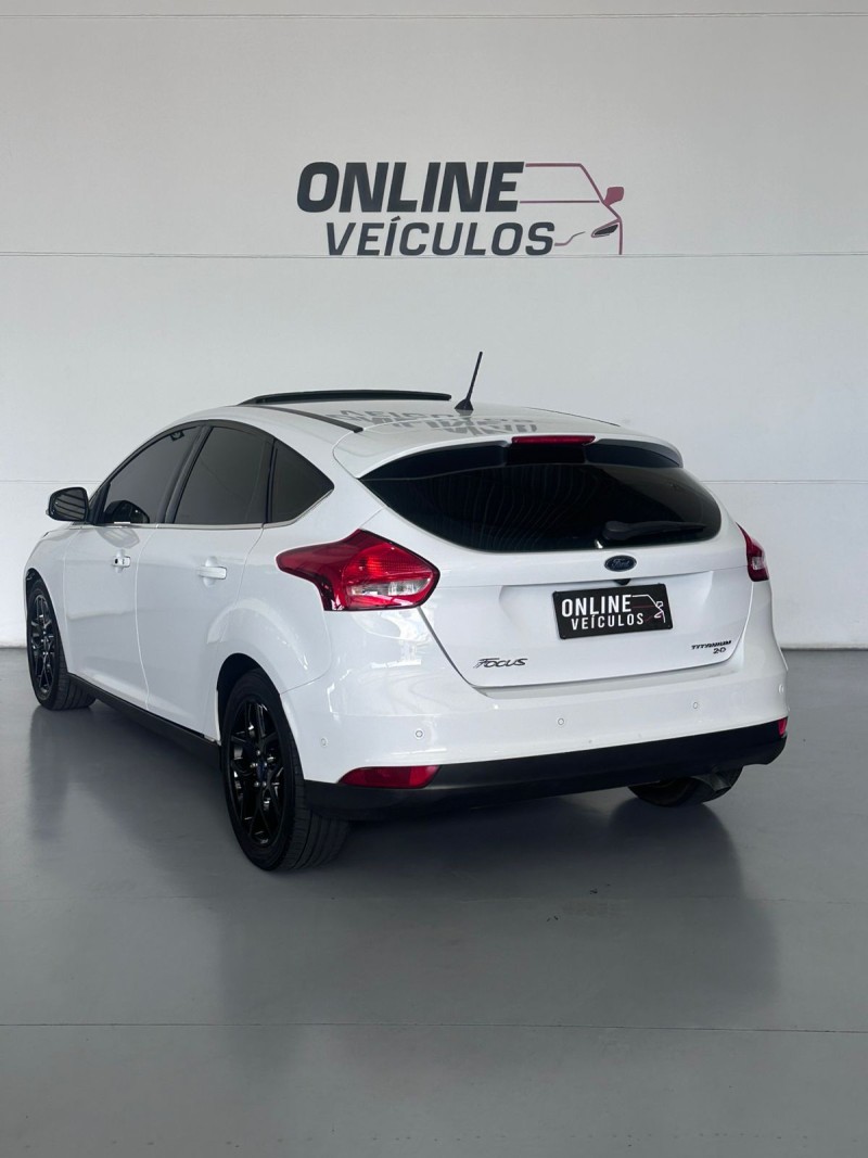 FOCUS 2.0 TITANIUM PLUS 16V FLEX 4P AUTOMÁTICO - 2017 - FARROUPILHA