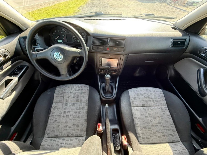 GOLF 1.6 8V GASOLINA 4P MANUAL - 2004 - FARROUPILHA