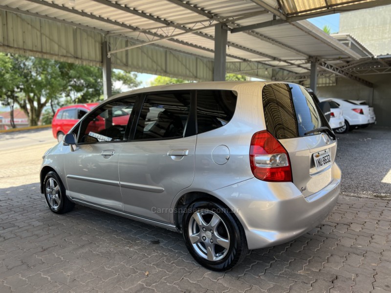 FIT 1.4 LX 8V FLEX 4P MANUAL - 2007 - BOM PRINCíPIO