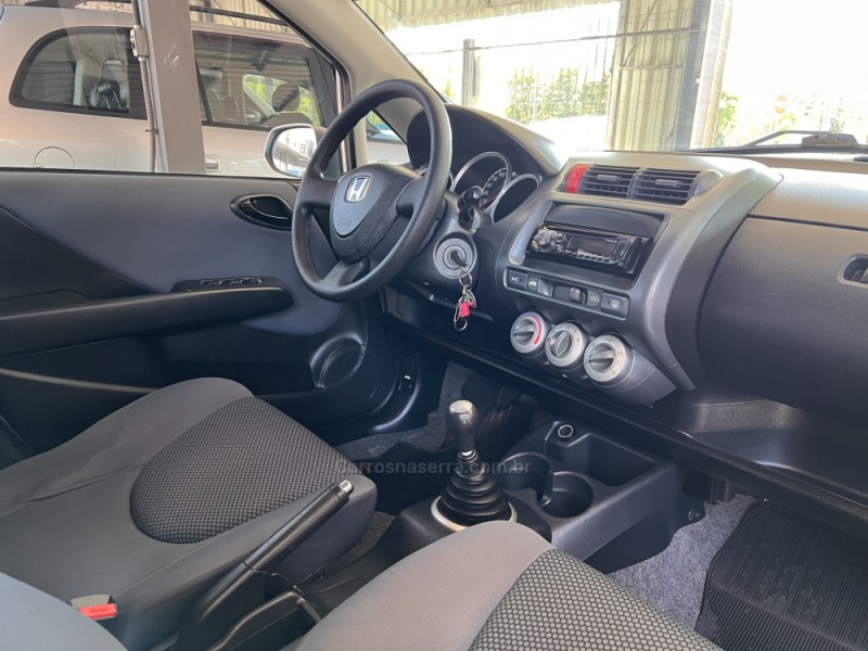 FIT 1.4 LX 8V FLEX 4P MANUAL - 2007 - BOM PRINCíPIO
