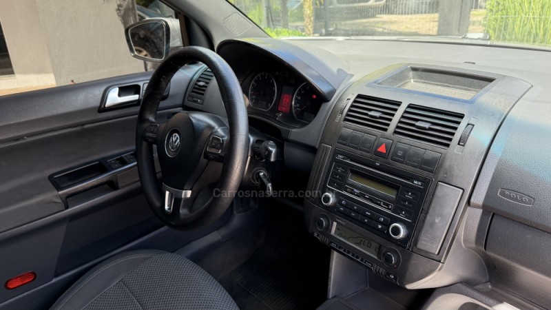 POLO 1.6 MI SPORTLINE 8V FLEX 4P AUTOMATIZADO - 2011 - GUAPORé