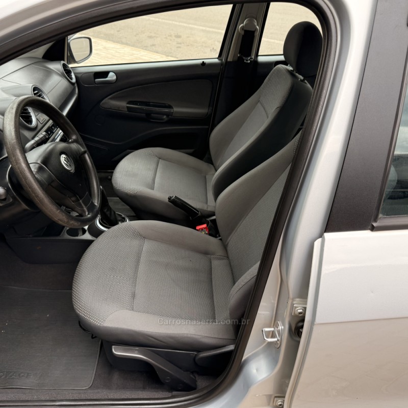 VOYAGE 1.0 MI COMFORTLINE 8V FLEX 4P MANUAL - 2012 - GUAPORé