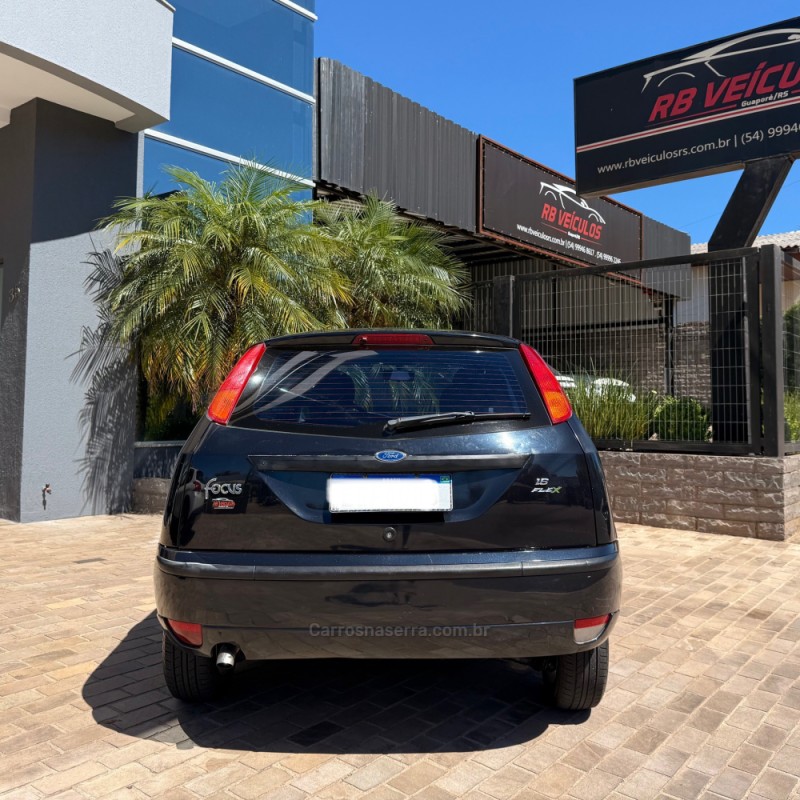 FOCUS 1.6 GLX 8V FLEX 4P MANUAL - 2009 - GUAPORé