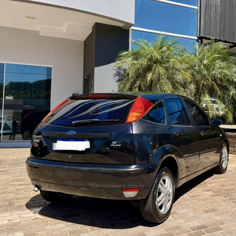 FOCUS 1.6 GLX 8V FLEX 4P MANUAL - 2009 - GUAPORé