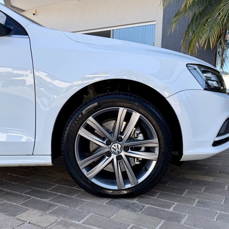 JETTA 2.0 TSI HIGHLINE 211CV GASOLINA 4P TIPTRONIC - 2015 - GUAPORé