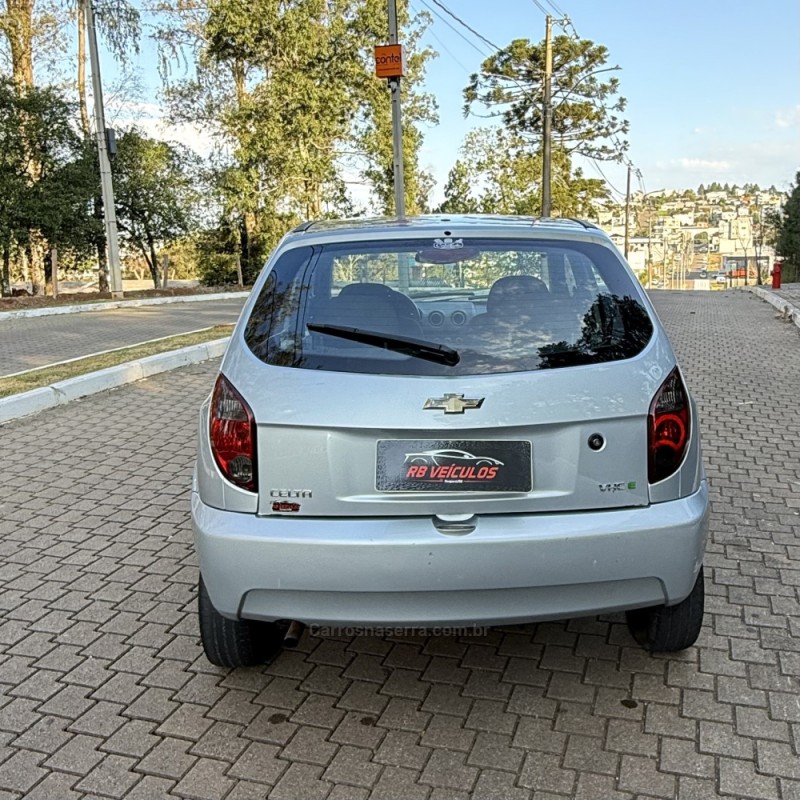 CELTA 1.0 MPFI LT 8V FLEX 4P MANUAL - 2012 - GUAPORé