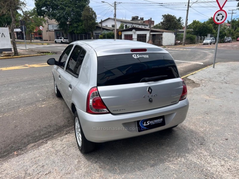 CLIO 1.0 EXPRESSION 16V FLEX 4P MANUAL - 2015 - VENâNCIO AIRES