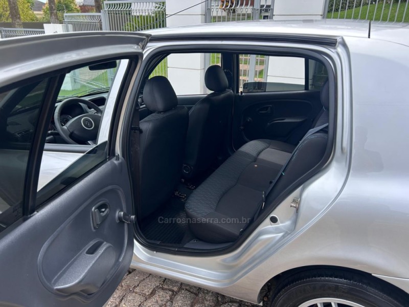CLIO 1.0 EXPRESSION 16V FLEX 4P MANUAL - 2015 - VENâNCIO AIRES