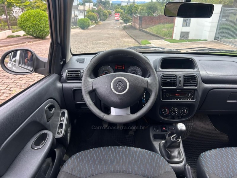 CLIO 1.0 EXPRESSION 16V FLEX 4P MANUAL - 2015 - VENâNCIO AIRES