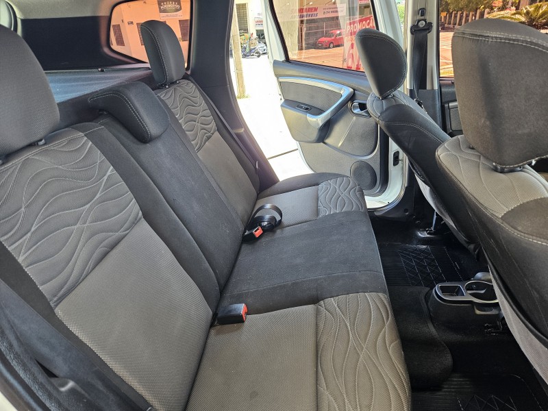 DUSTER 1.6 DYNAMIQUE 4X2 16V FLEX 4P MANUAL - 2013 - CAXIAS DO SUL