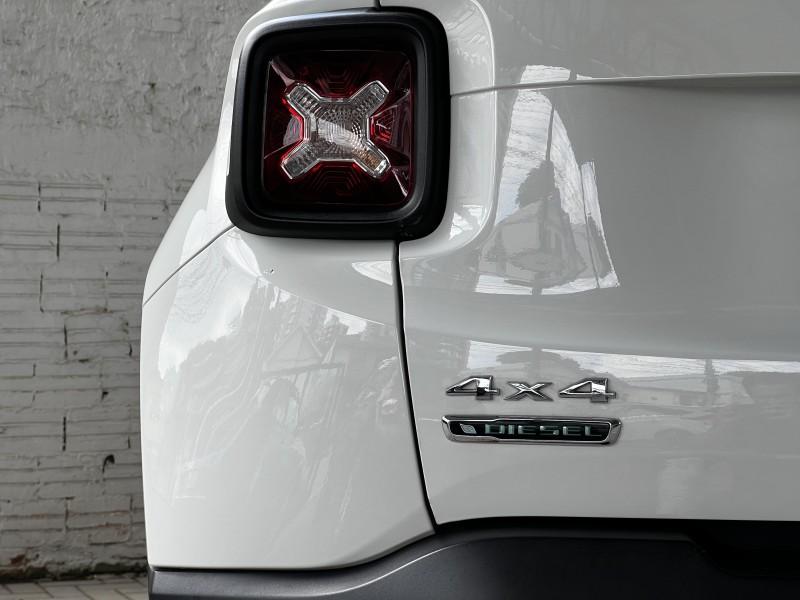 RENEGADE 2.0 16V TURBO DIESEL LONGITUDE 4P 4X4 AUTOMÁTICO - 2016 - BENTO GONçALVES