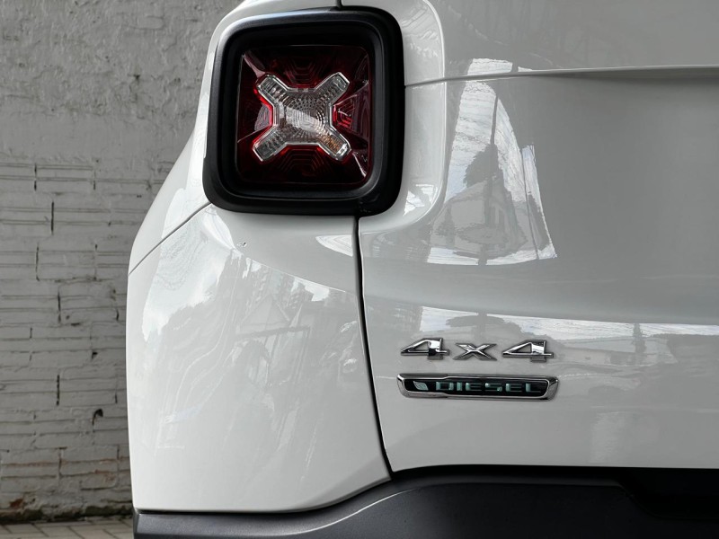 RENEGADE 2.0 16V TURBO DIESEL LONGITUDE 4P 4X4 AUTOMÁTICO - 2016 - BENTO GONçALVES