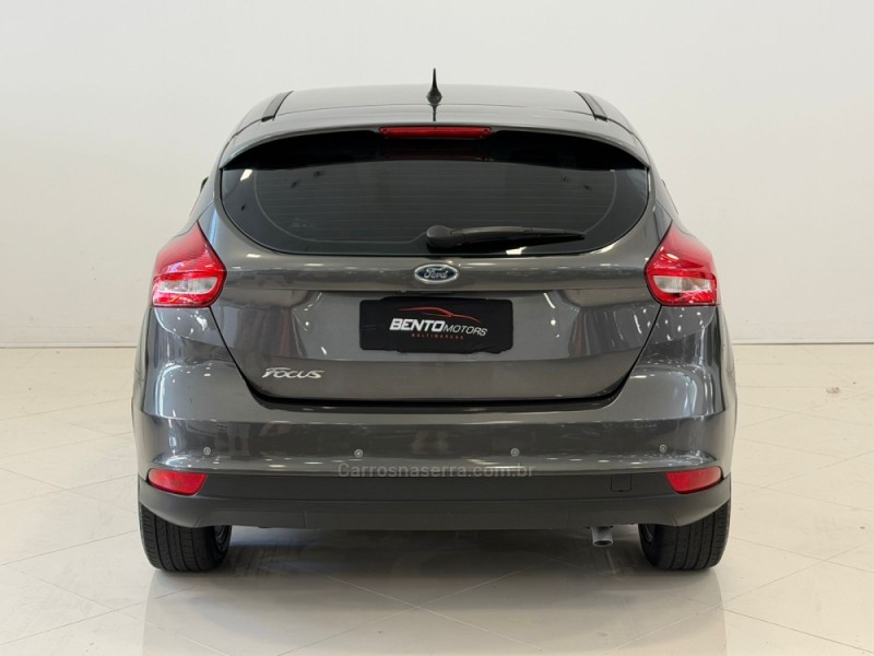 FOCUS 1.6 SE 16V FLEX 4P MANUAL - 2017 - BENTO GONçALVES