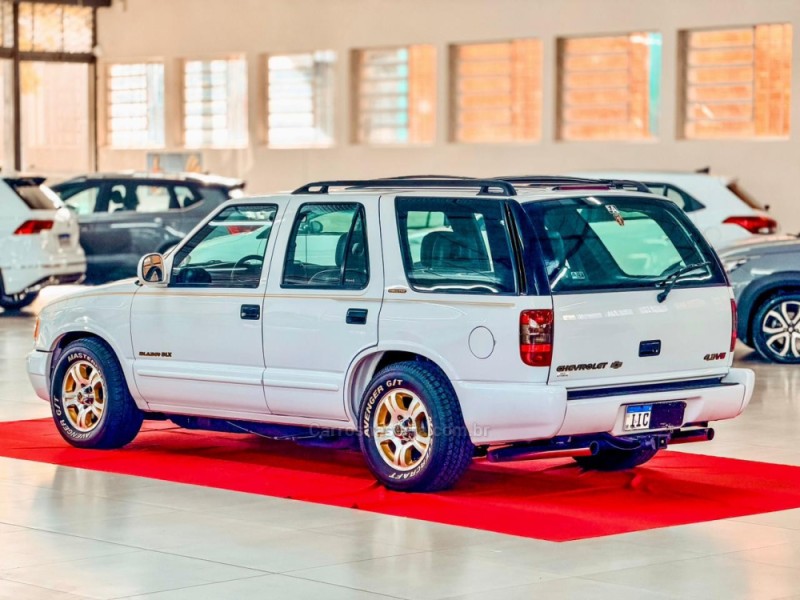 BLAZER 4.3 SFI DLX EXECUTIVE 4X2 V6 12V GASOLINA 4P MANUAL - 1998 - NOVA PRATA