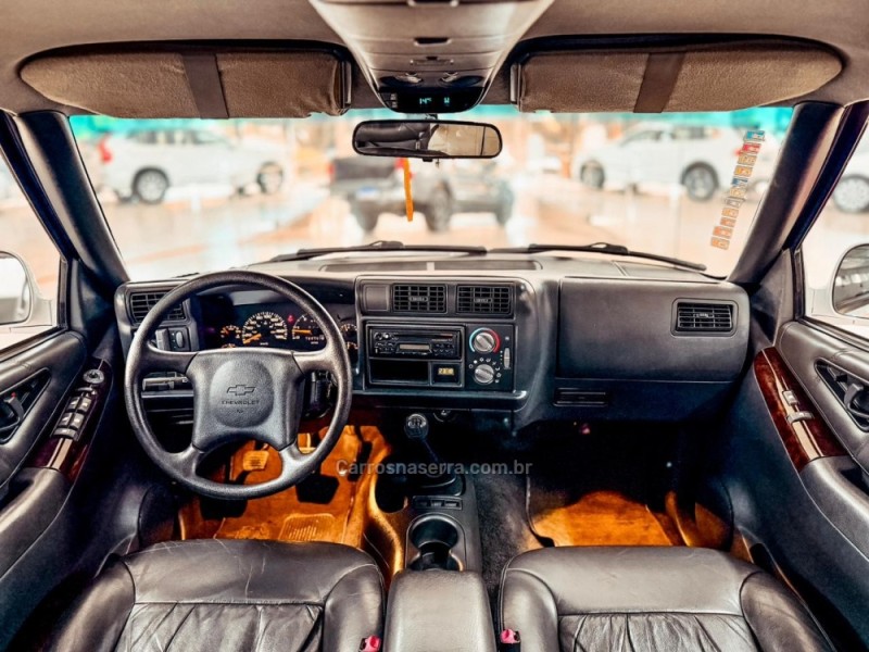 BLAZER 4.3 SFI DLX EXECUTIVE 4X2 V6 12V GASOLINA 4P MANUAL - 1998 - NOVA PRATA