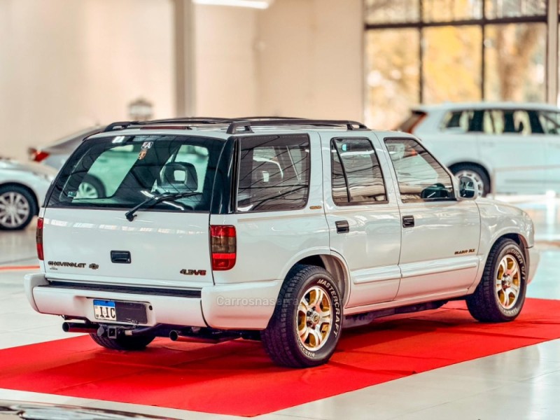 BLAZER 4.3 SFI DLX EXECUTIVE 4X2 V6 12V GASOLINA 4P MANUAL - 1998 - NOVA PRATA