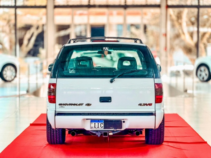 BLAZER 4.3 SFI DLX EXECUTIVE 4X2 V6 12V GASOLINA 4P MANUAL - 1998 - NOVA PRATA