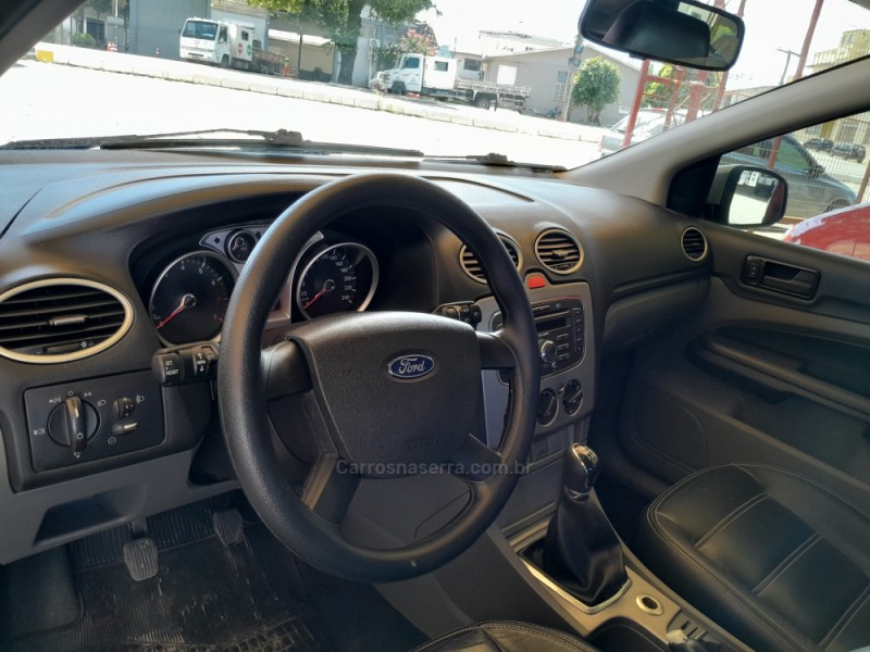 FOCUS 1.6 S 16V FLEX 4P MANUAL - 2011 - VERANóPOLIS