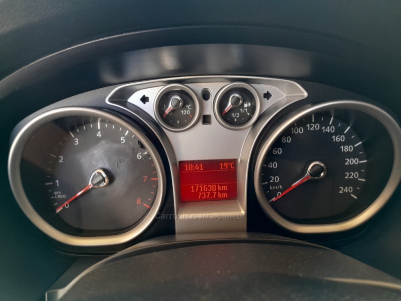 FOCUS 1.6 S 16V FLEX 4P MANUAL - 2011 - VERANóPOLIS