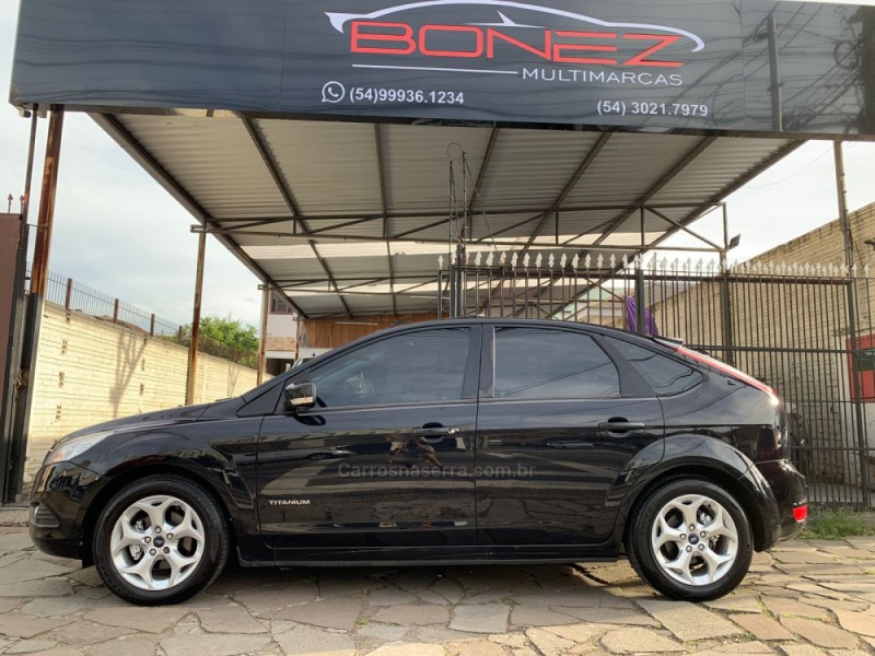 FOCUS 2.0 TITANIUM HATCH 16V FLEX 4P MANUAL - 2011 - CAXIAS DO SUL
