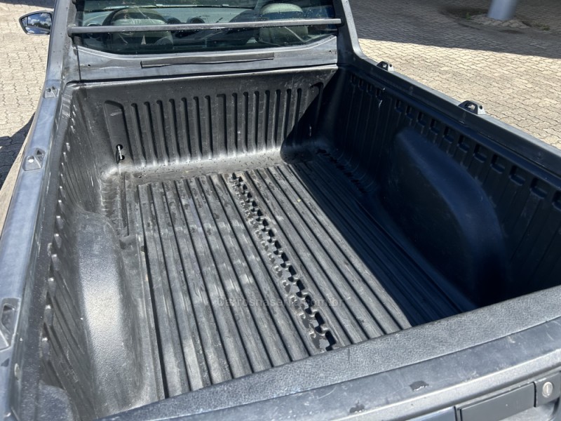 SAVEIRO 1.6 MI TREND CS 8V FLEX 2P MANUAL G.V - 2013 - FARROUPILHA