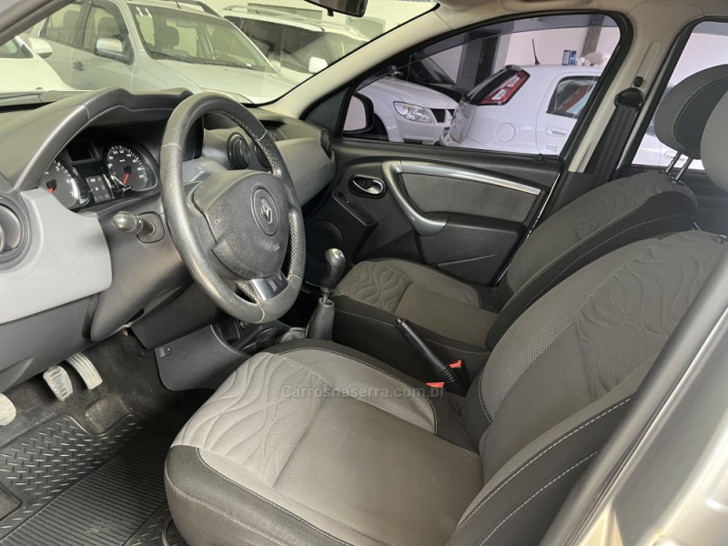DUSTER 1.6 DYNAMIQUE 4X2 16V FLEX 4P MANUAL - 2013 - CAXIAS DO SUL