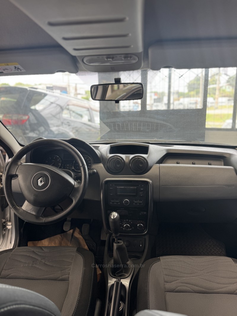DUSTER 1.6 DYNAMIQUE 4X2 16V FLEX 4P MANUAL - 2013 - CAXIAS DO SUL