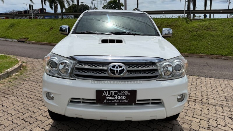 HILUX SW4 3.0 SRV 4X4 7 LUGARES 16V TURBO INTERCOOLER DIESEL 4P AUTOMÁTICO - 2009 - DOIS IRMãOS