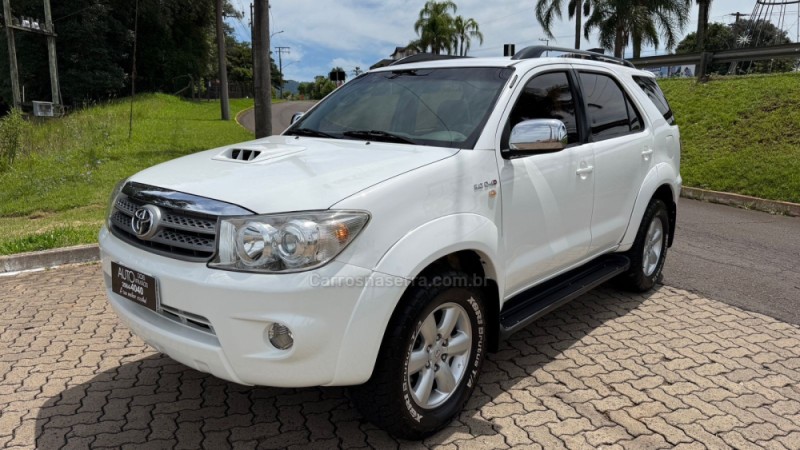 HILUX SW4 3.0 SRV 4X4 7 LUGARES 16V TURBO INTERCOOLER DIESEL 4P AUTOMÁTICO - 2009 - DOIS IRMãOS