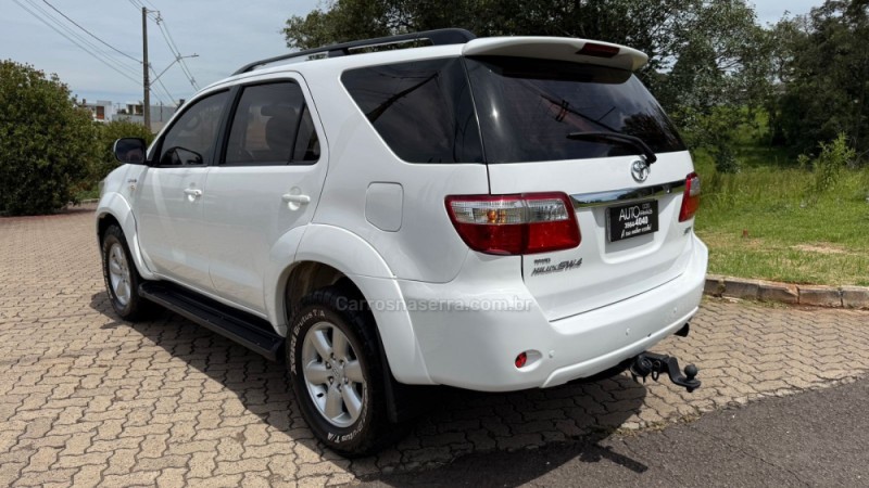 HILUX SW4 3.0 SRV 4X4 7 LUGARES 16V TURBO INTERCOOLER DIESEL 4P AUTOMÁTICO - 2009 - DOIS IRMãOS