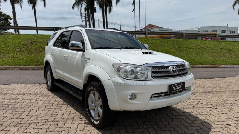 hilux sw4 3.0 srv 4x4 7 lugares 16v turbo intercooler diesel 4p automatico 2009 dois irmaos