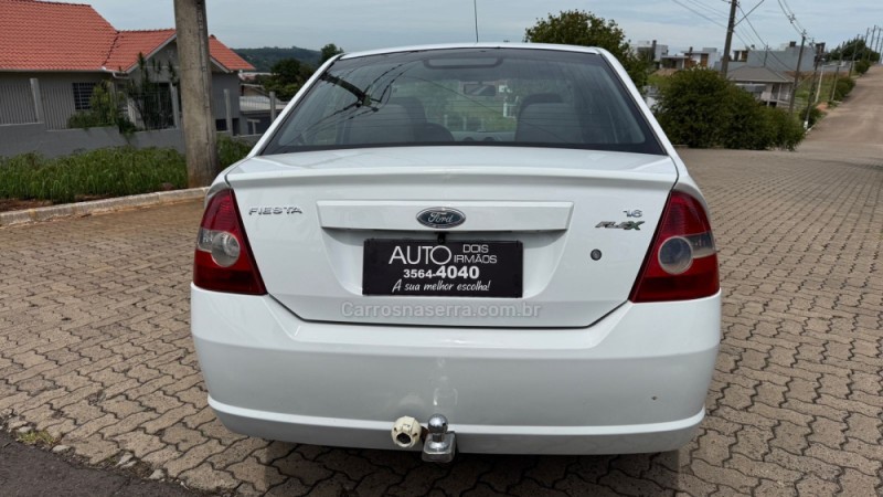 FIESTA 1.6 ROCAM SEDAN 8V FLEX 4P MANUAL - 2006 - DOIS IRMãOS
