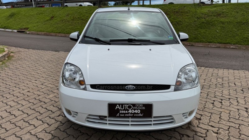 FIESTA 1.6 ROCAM SEDAN 8V FLEX 4P MANUAL - 2006 - DOIS IRMãOS