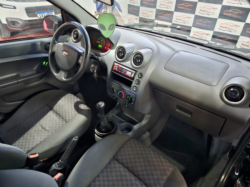 FIESTA 1.0 MPI PERSONNALITÉ 8V GASOLINA 4P MANUAL - 2005 - CAXIAS DO SUL
