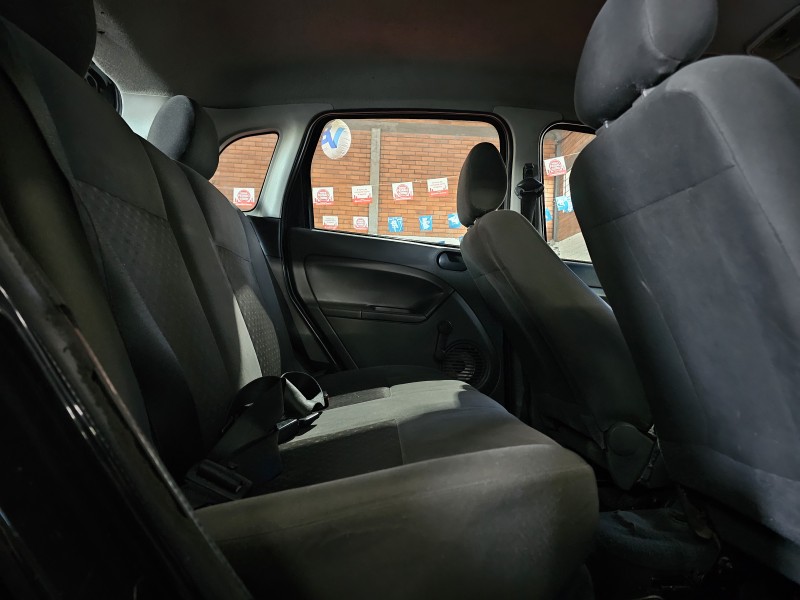 FIESTA 1.0 MPI PERSONNALITÉ 8V GASOLINA 4P MANUAL - 2005 - CAXIAS DO SUL