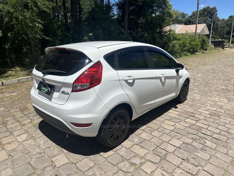 FIESTA 1.5 SE HATCH 16V FLEX 4P MANUAL - 2015 - NOVA PRATA
