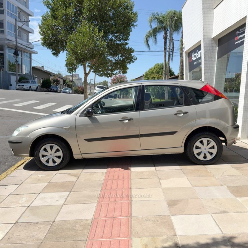 FOCUS 1.6 8V FLEX 4P MANUAL - 2009 - FLORES DA CUNHA