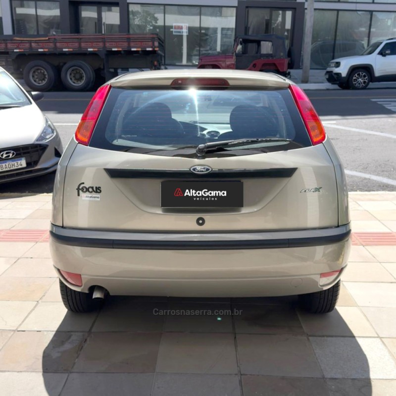 FOCUS 1.6 8V FLEX 4P MANUAL - 2009 - FLORES DA CUNHA