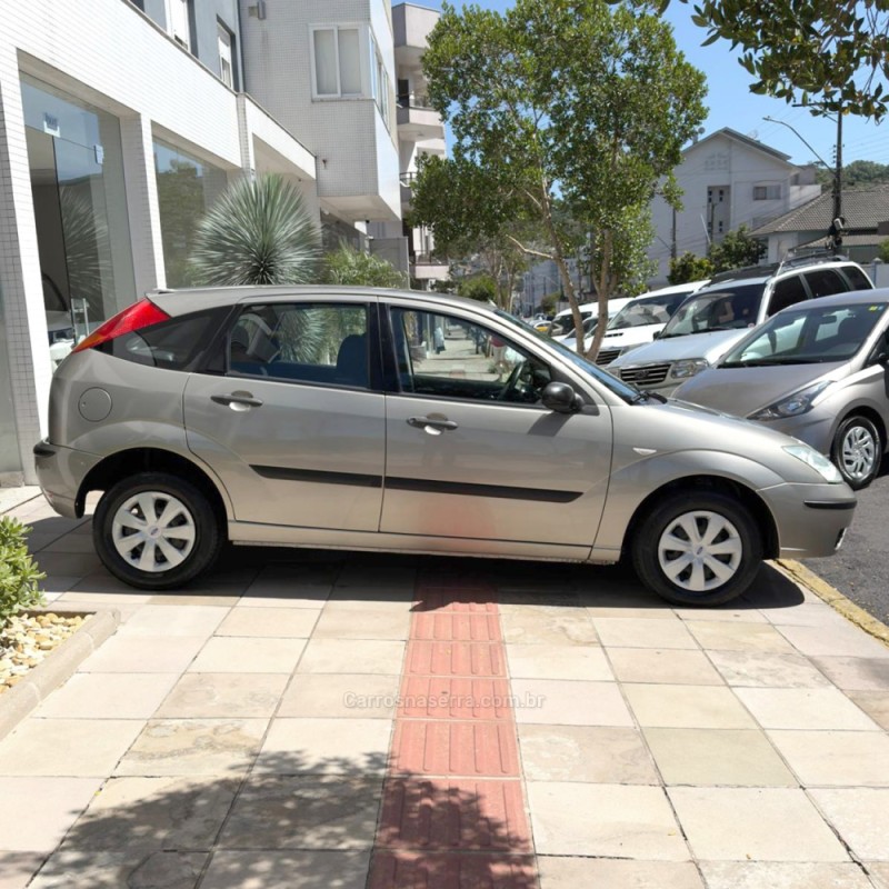 FOCUS 1.6 8V FLEX 4P MANUAL - 2009 - FLORES DA CUNHA