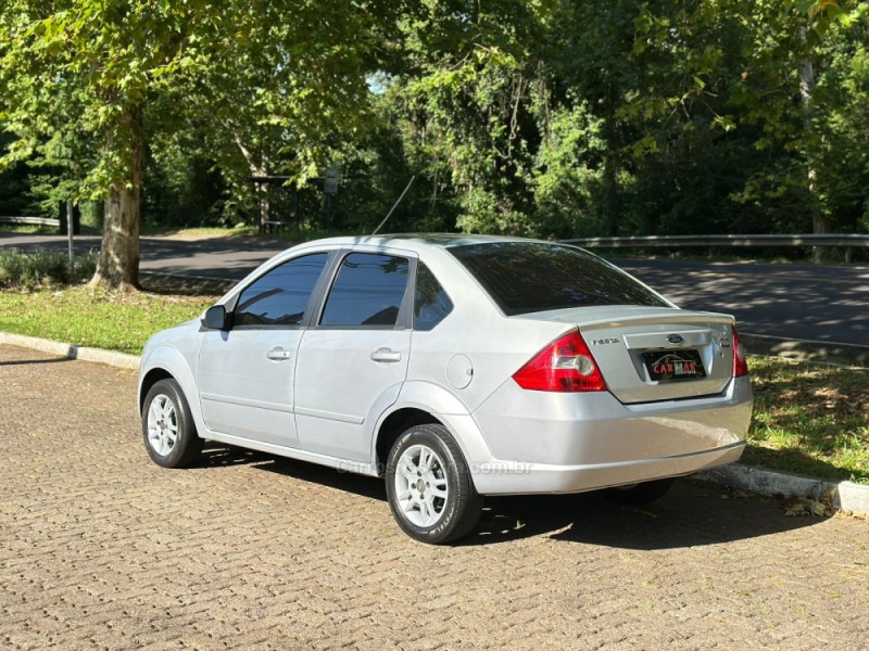 FIESTA 1.6 ROCAM SE SEDAN 8V FLEX 4P MANUAL - 2008 - DOIS IRMãOS