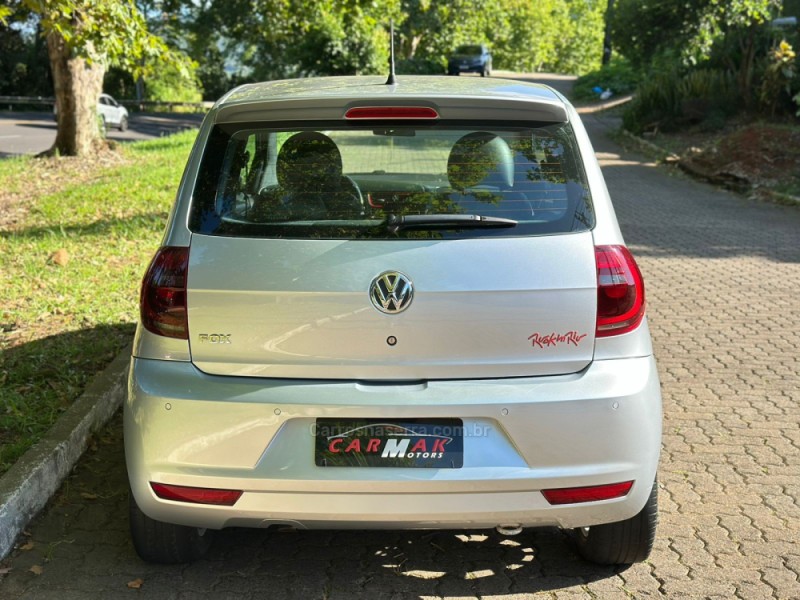 FOX 1.6 MI ROCK IN RIO 8V FLEX 4P MANUAL - 2014 - DOIS IRMãOS