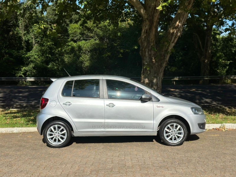 FOX 1.6 MI ROCK IN RIO 8V FLEX 4P MANUAL - 2014 - DOIS IRMãOS