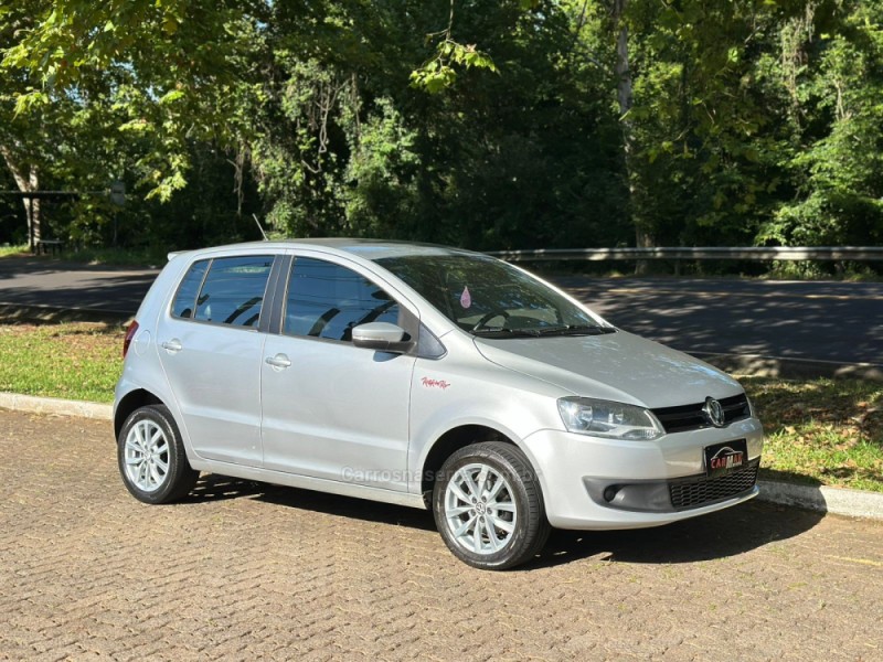 FOX 1.6 MI ROCK IN RIO 8V FLEX 4P MANUAL - 2014 - DOIS IRMãOS