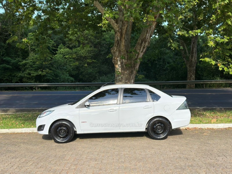 FIESTA 1.6 MPI SEDAN 8V FLEX 4P MANUAL - 2013 - DOIS IRMãOS