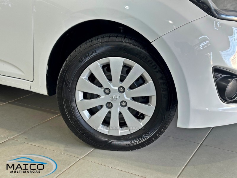 HB20S 1.6 COMFORT PLUS 16V FLEX 4P MANUAL - 2014 - NOVO HAMBURGO