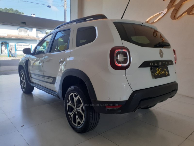 DUSTER 1.3 TCE ICONIC PLUS FLEX 4P AUTOMÁTICA - 2023 - CANELA