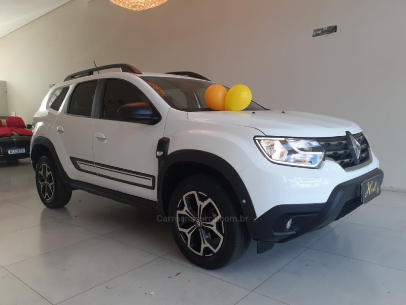 DUSTER 1.3 TCE ICONIC PLUS FLEX 4P AUTOMÁTICA - 2023 - CANELA