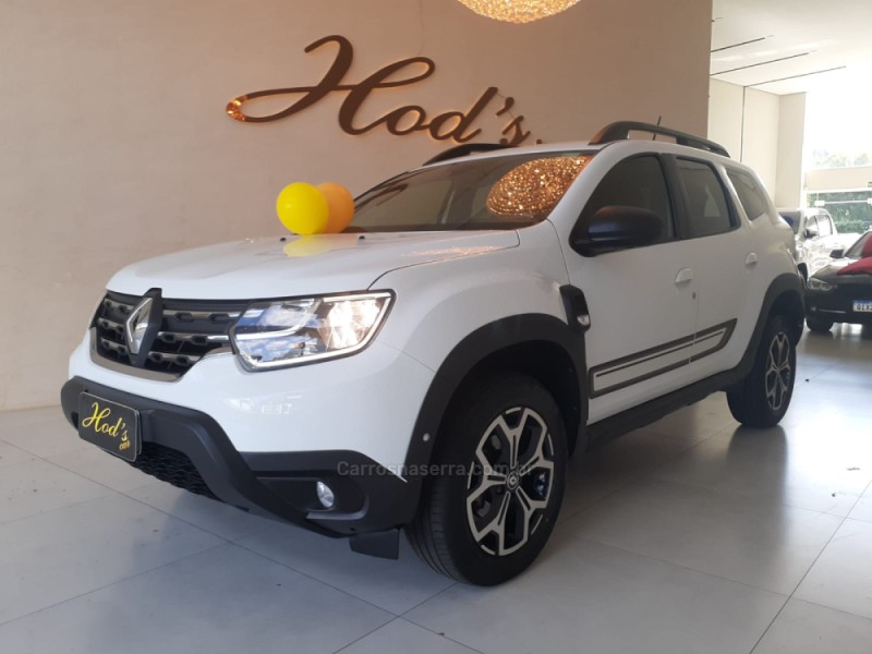 DUSTER 1.3 TCE ICONIC PLUS FLEX 4P AUTOMÁTICA - 2023 - CANELA